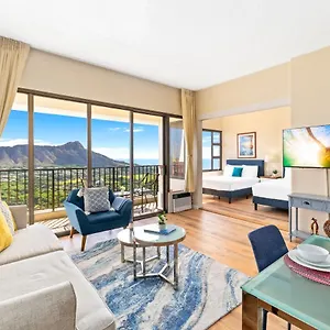  Apartment Upscale Penthouse With Ocean Views & Free Parking! United States